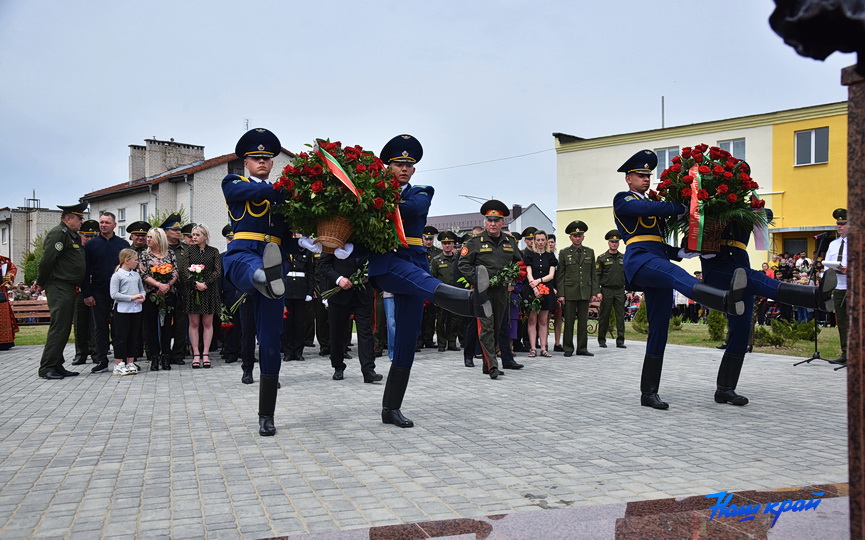 v-baranovichakh-otkryli-pamyatnik-pogibshim-letchikam_18.JPG