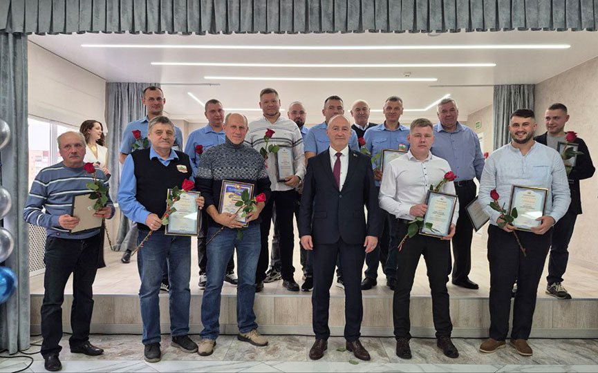 2025-10-24_22-11-12-(4).jpg 2025-10-24_22-11-12-(4).jpg