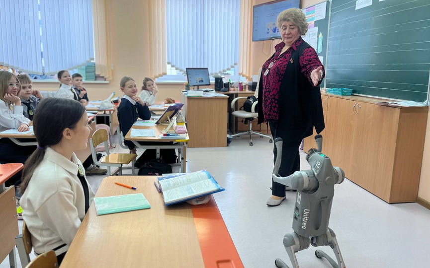 robot--(2).jpg robot--(2).jpg