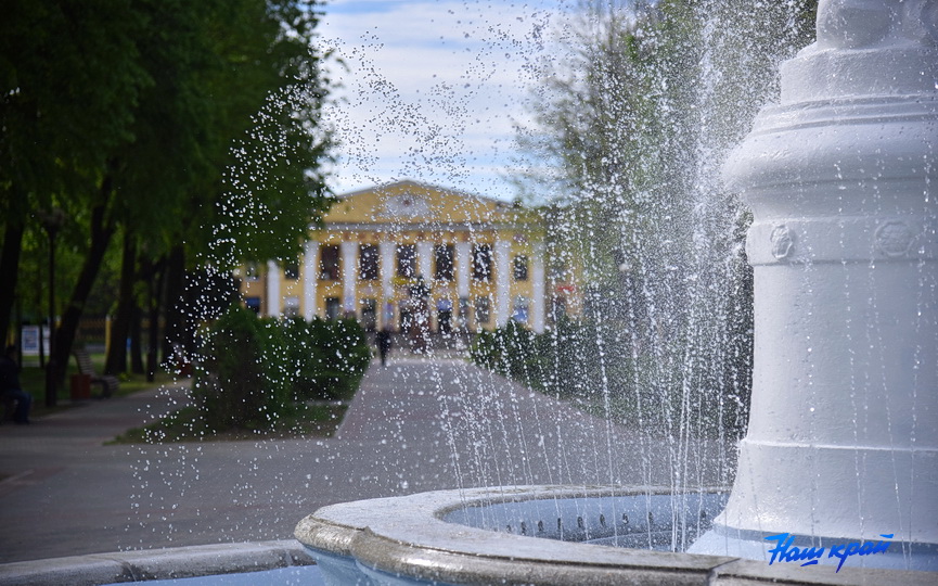 v-molodom-parke-baranovichej-zarabotal-obnovlennyj-fontan_04.JPG