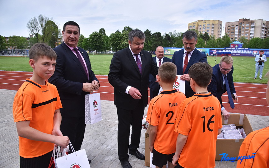 obnovlennyj-stadion-otkryt-v-baranovichakh-posle-rekonstrukcii_19.JPG