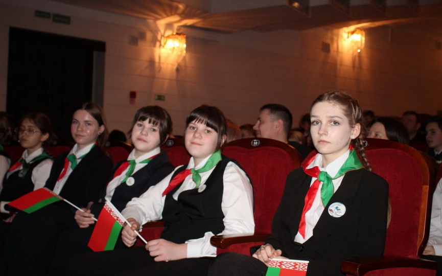 gubernator-vruchaet-pasporta-(8).jpg