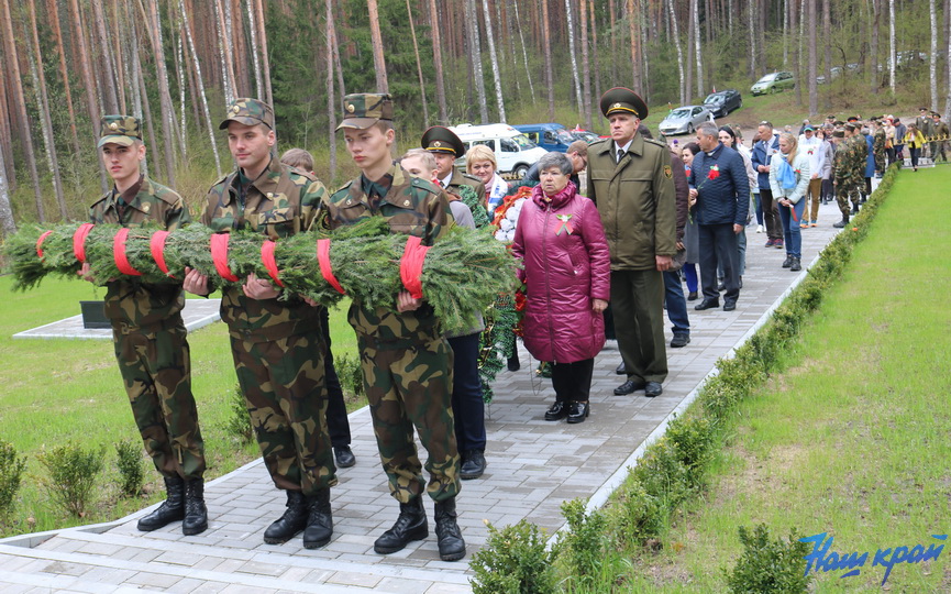 miting-8-05-02_01.jpg
