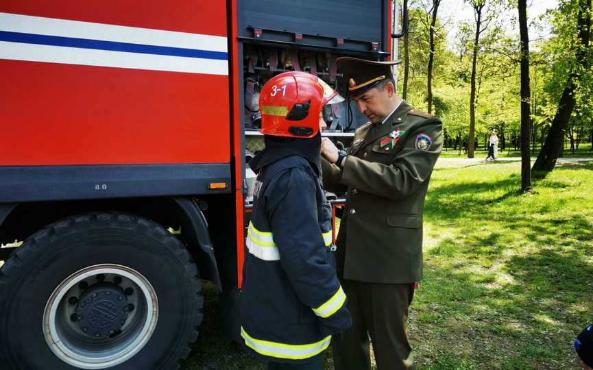 1-park-ukrasila-ploshchadka-bezopasnosti.jpg