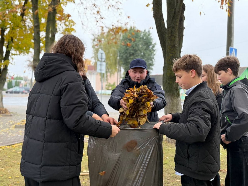 2025-10-17_18-45-4).jpg 2025-10-17_18-45-4).jpg