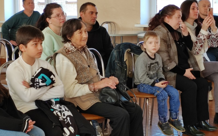 na-prazdnichnyj-koncert-v-ssh-3-goroda-baranovichi-byla-priglashena-uznica_19.jpg