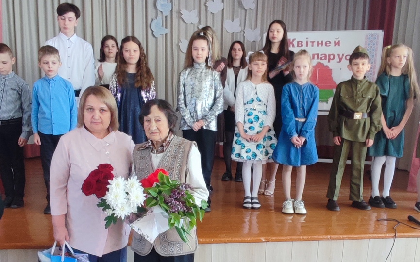 na-prazdnichnyj-koncert-v-ssh-3-goroda-baranovichi-byla-priglashena-uznica_04.jpg