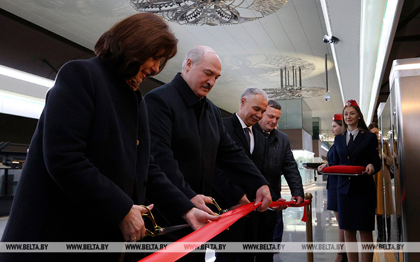 aleksandr-lukashenko-na-otkrytii-metro2.jpg