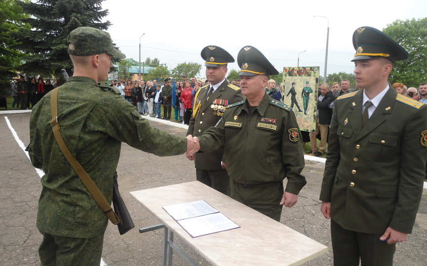 ermalovich-v-8-j-radiotekhnicheskoj-brigade-proshli-torzhestvennye-meropriyatiya.JPG