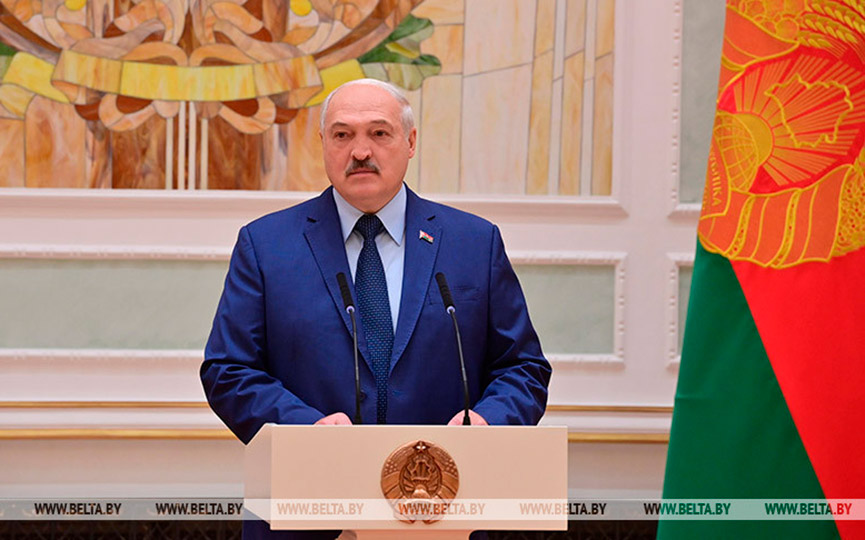 aleksandr-lukashenko-my-vystoyali-i-potomu-zhivem-v-mirnoj-strane-no-rasslablyatsya-poka-rano55.jpg