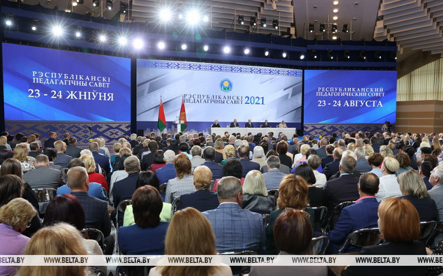 aleksandr-lukashenko-24-082.jpg