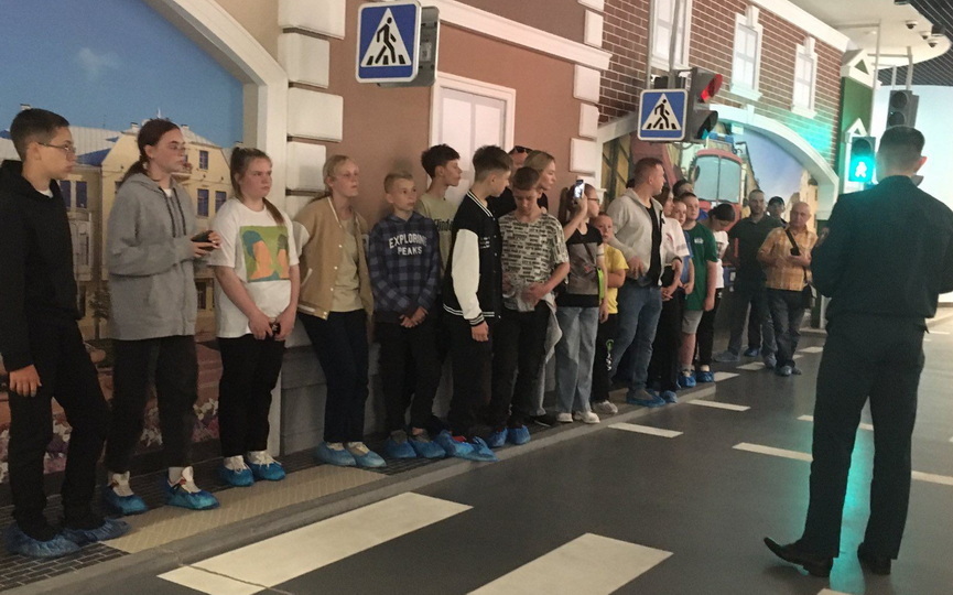 posetili-obrazovatelnyj-centr-bezopasnosti-mchs-belarusi (3).jpg