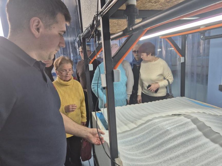 2025-11-04_20-10-22-002.jpg 2025-11-04_20-10-22-002.jpg