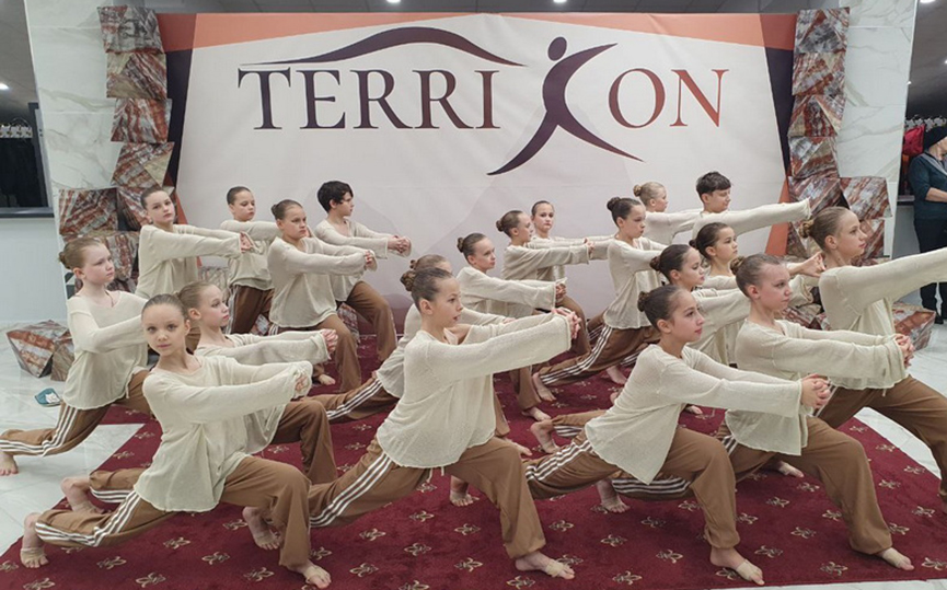 0-02-05-0_10.jpg 0-02-05-0_10.jpg