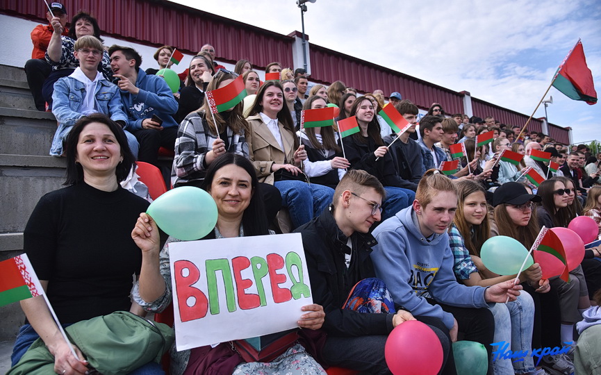 obnovlennyj-stadion-otkryt-v-baranovichakh-posle-rekonstrukcii_09.JPG