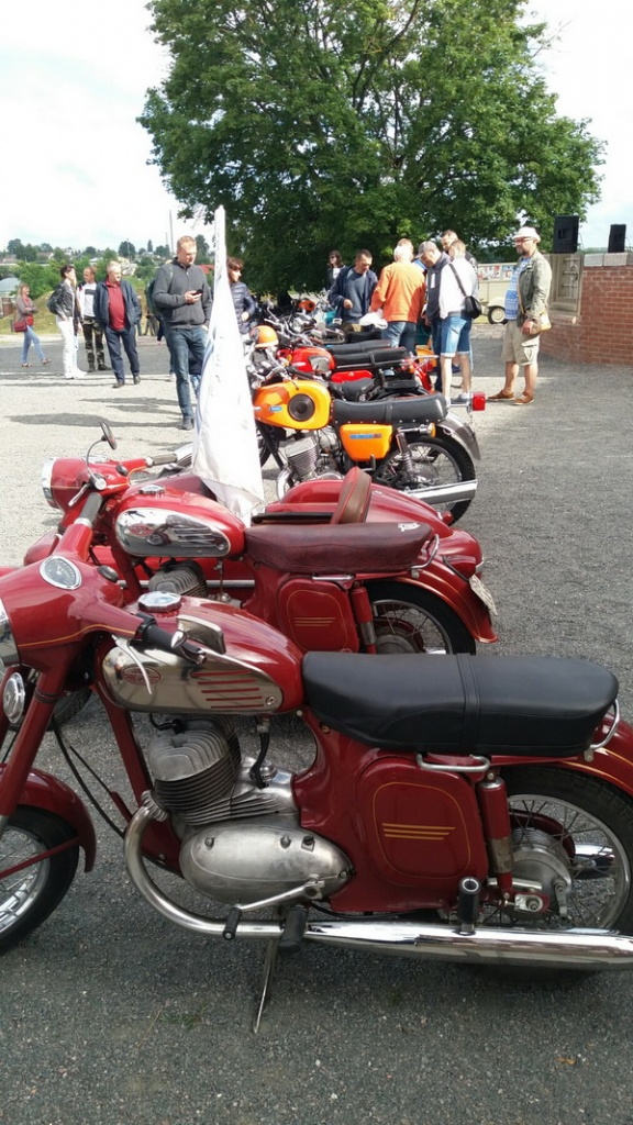 moto-retro-mchs_03.jpg