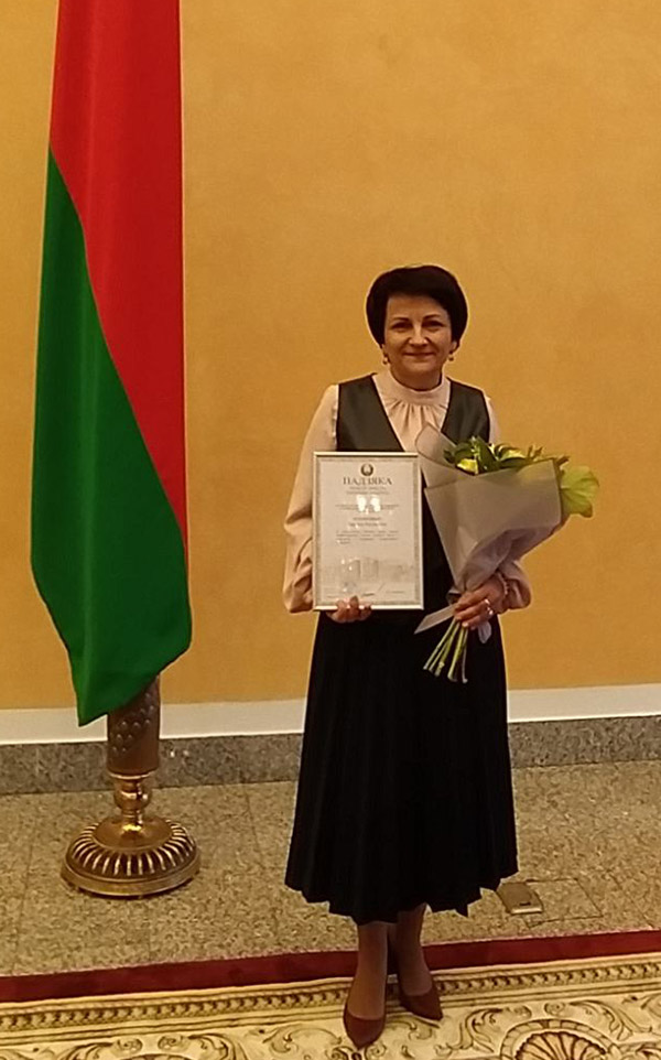 blagodarnost-premer-ministra-belarusi-obyavlena-pedagogu-iz-baranovichej_1.jpg