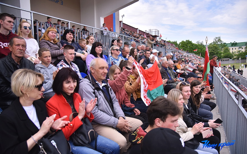 obnovlennyj-stadion-otkryt-v-baranovichakh-posle-rekonstrukcii_16.JPG