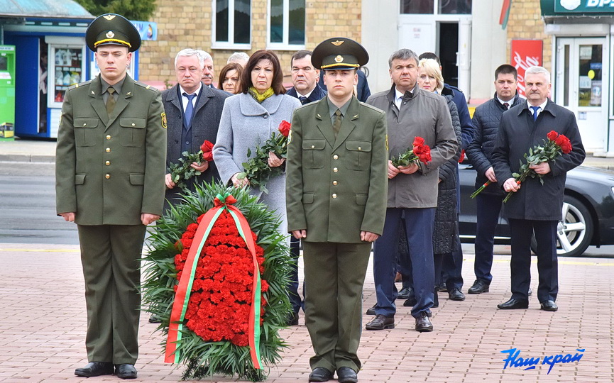 vozlozhenie-cvetov (3).JPG
